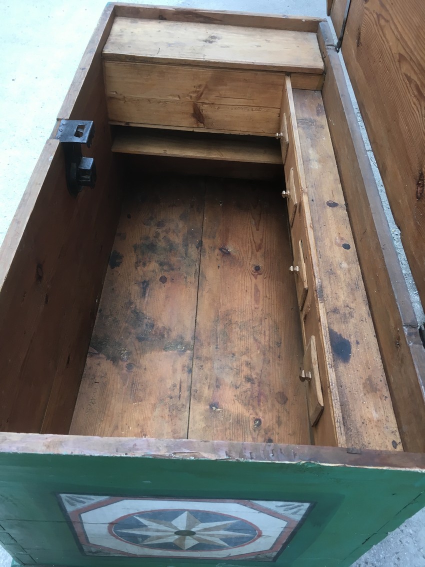 Truhe Holz antik Chalet Landhaus Möbel