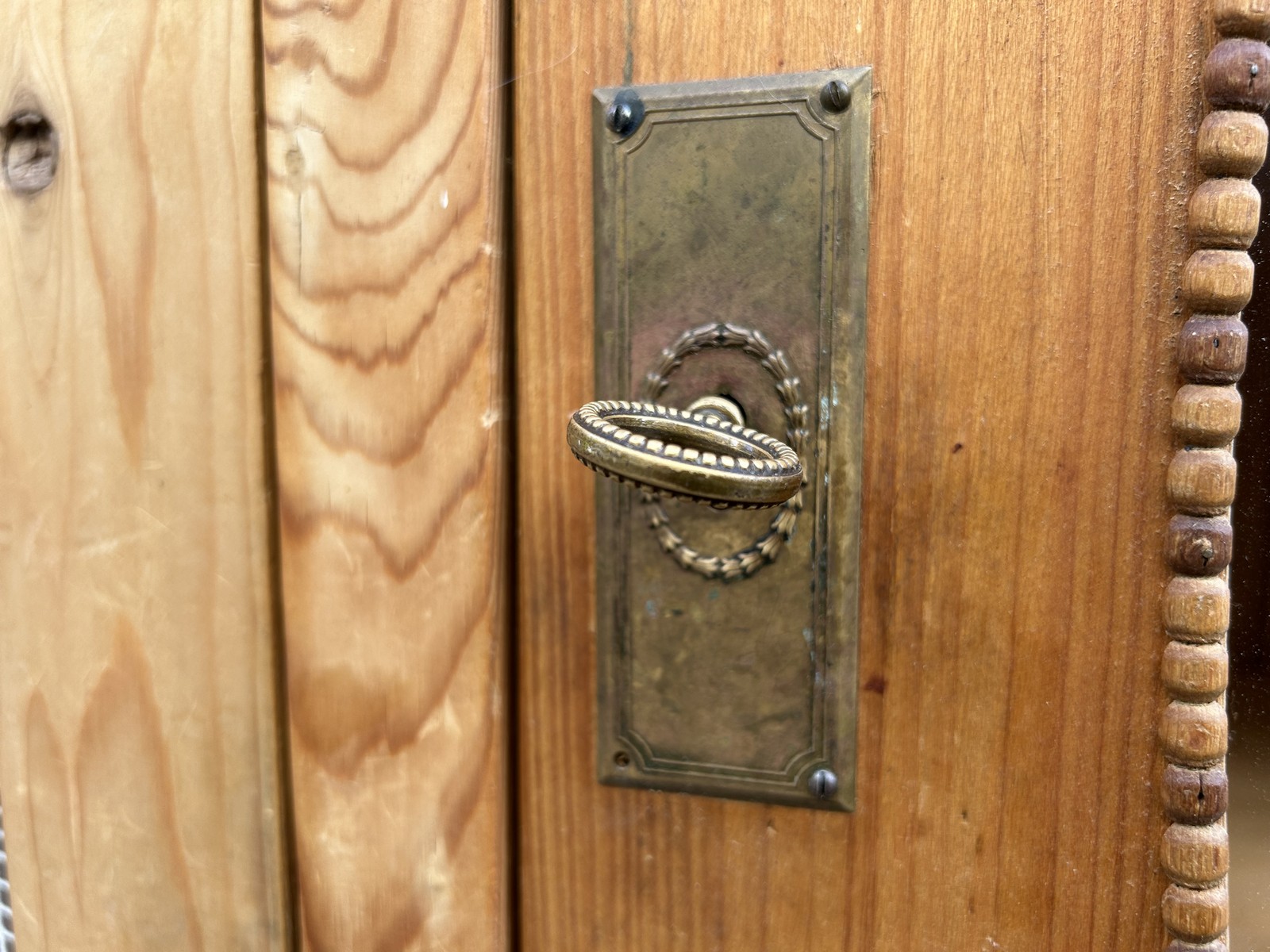 Jugendstil Naturholz Schrank Vitrine antik rustikal Lanhausmöbel