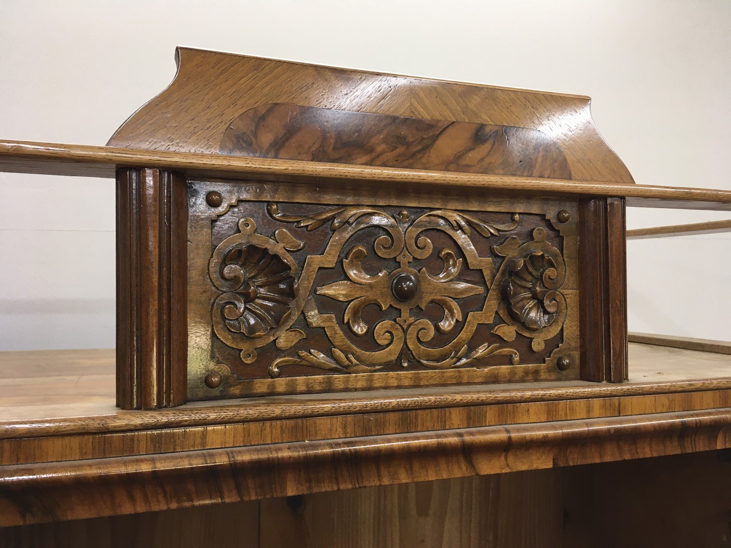 Schrank Aufsatz restauriert