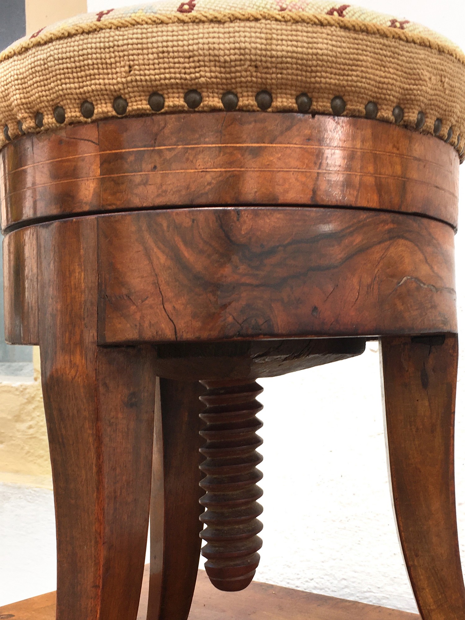 Hocker Biedermeier antik