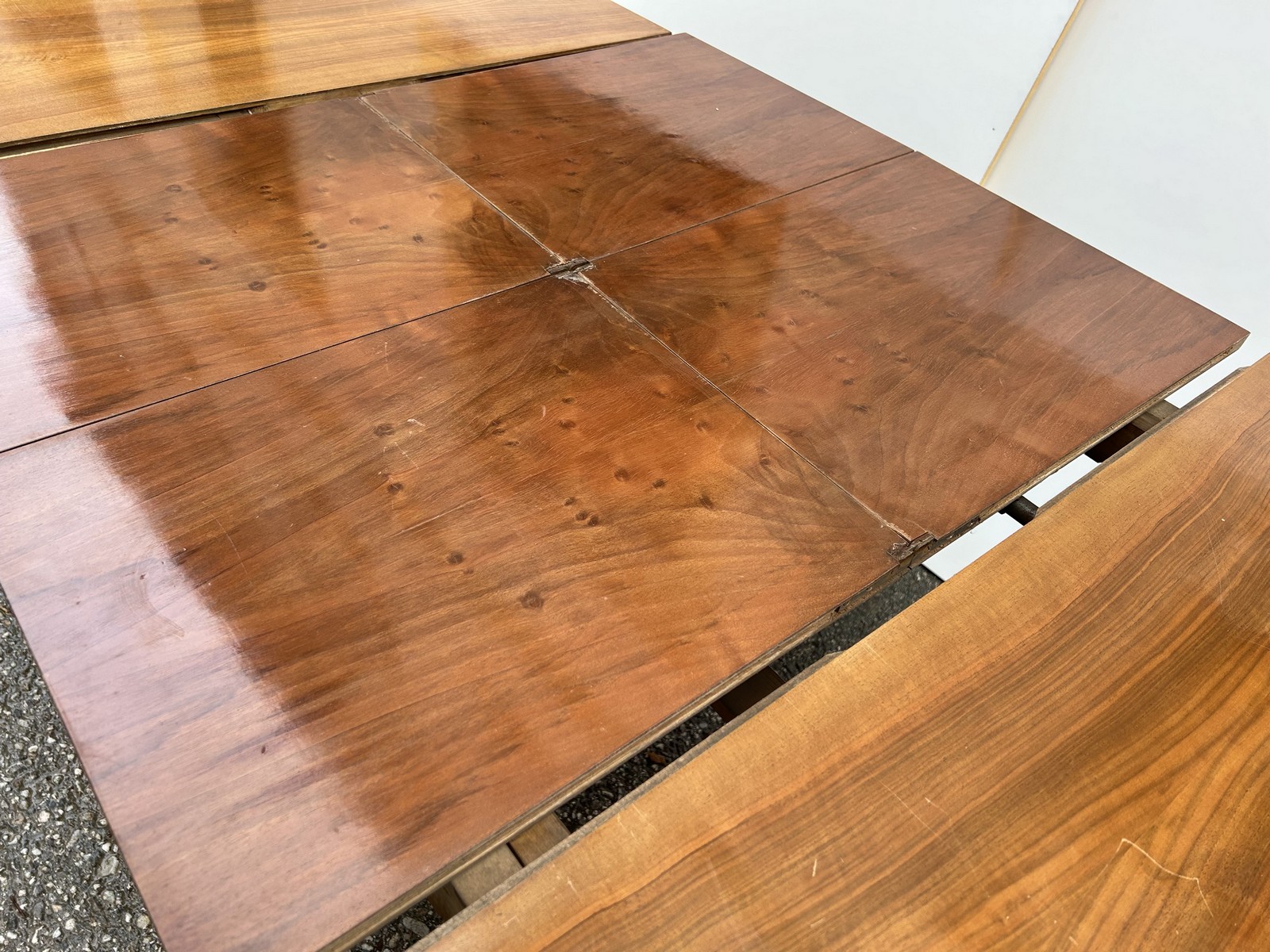 artdeco tisch antik ausziehbar nuss art deco Speisetisch massivholz antiquität brutalistisch