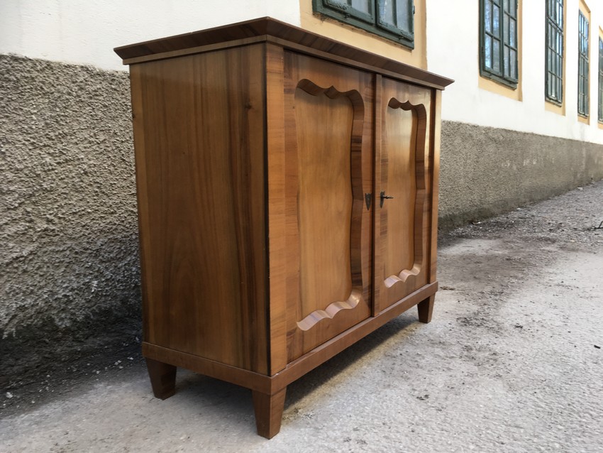 Biedermeier Kommode Antikstil Brezelschrank