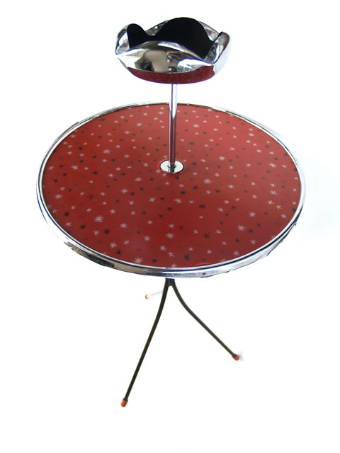 Retro Tisch rot