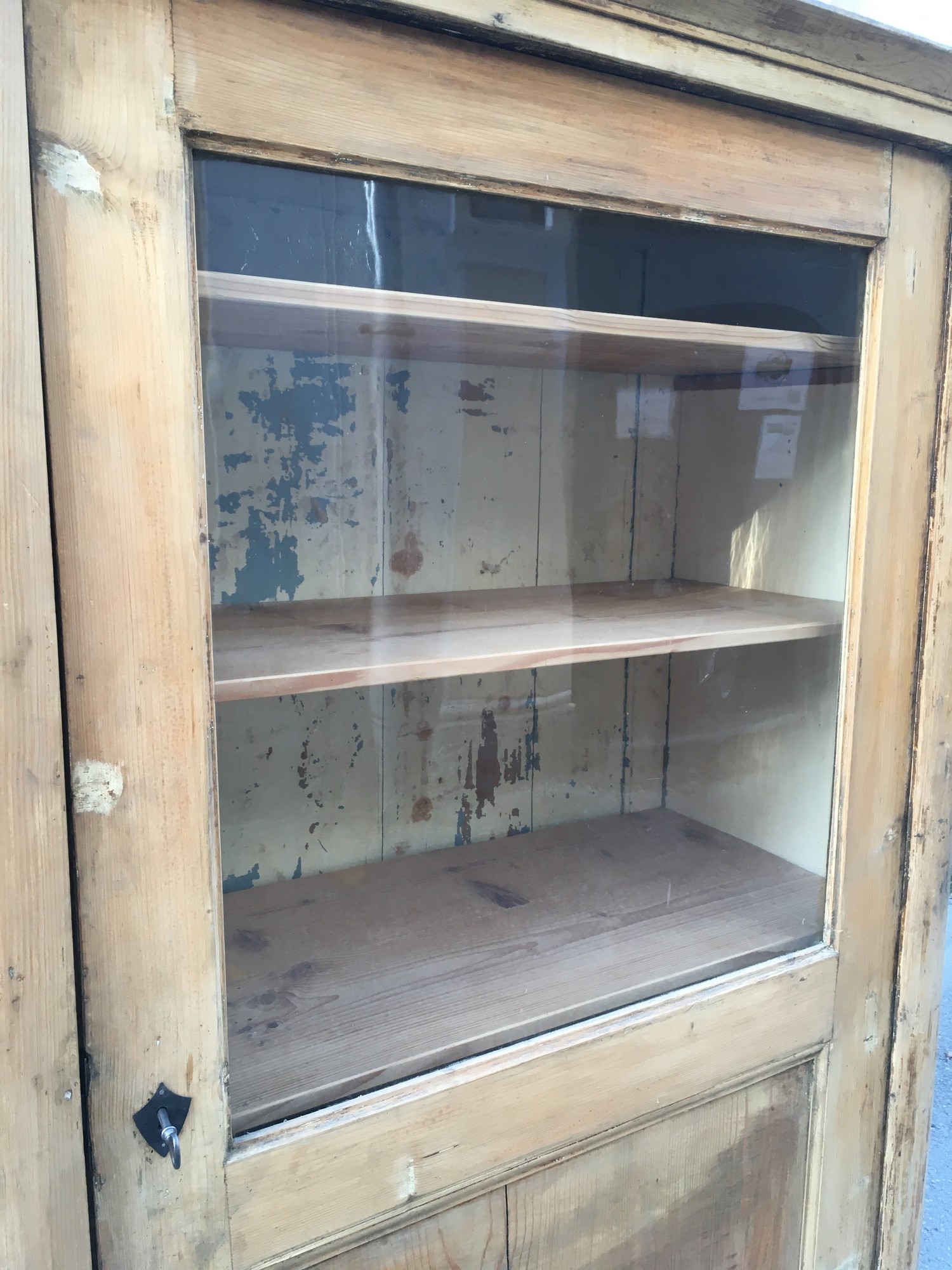 Antiker Vitrinengeschirrschrank Vintage saniert neu restauriert