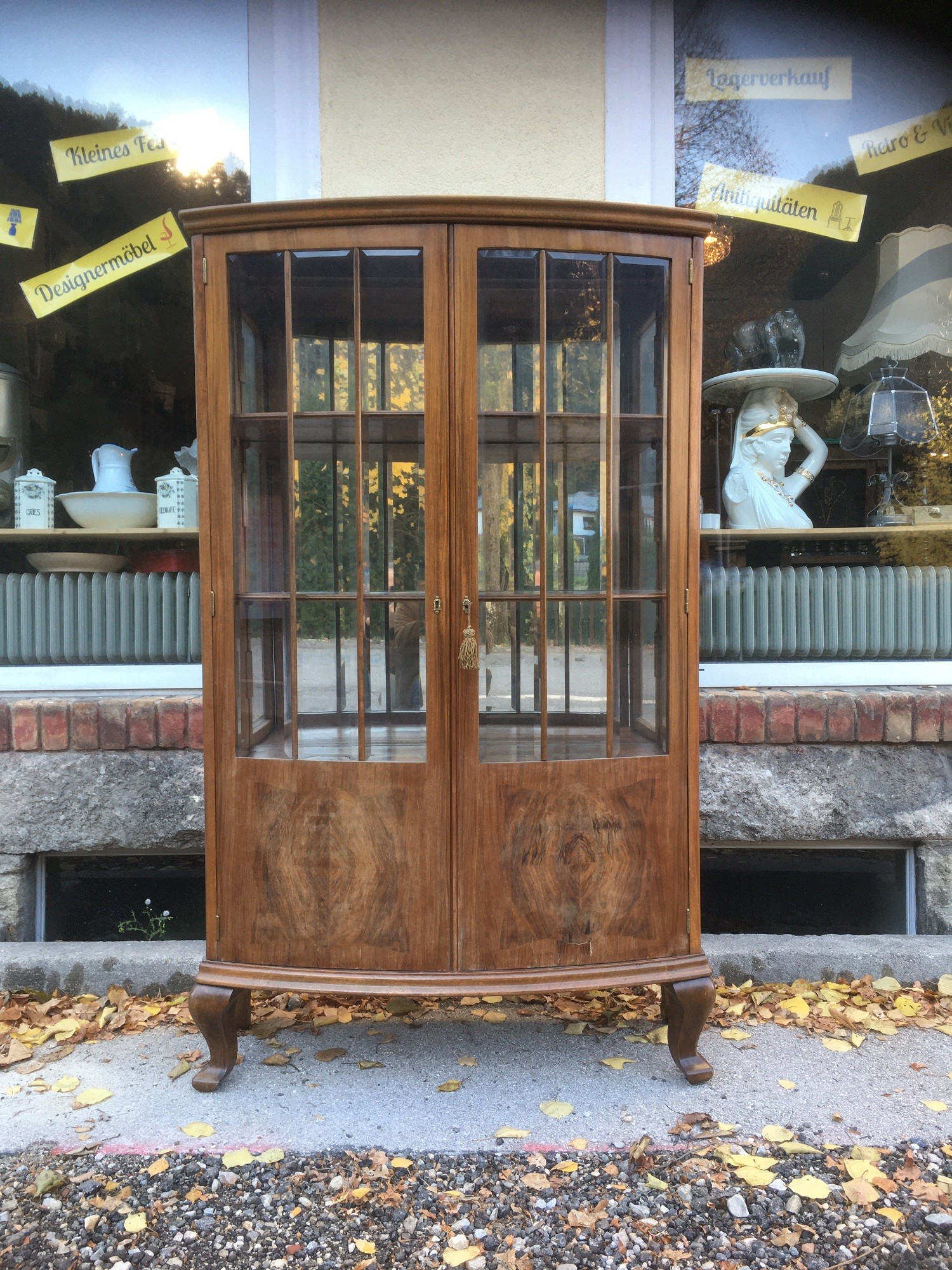 Vitrine Schrankvitrine Vitrinenschrank antik Schrank Art Deco Jugendstil dreiseitig verglast