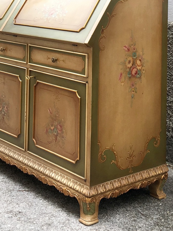 Barockstil bemalt Vitrine