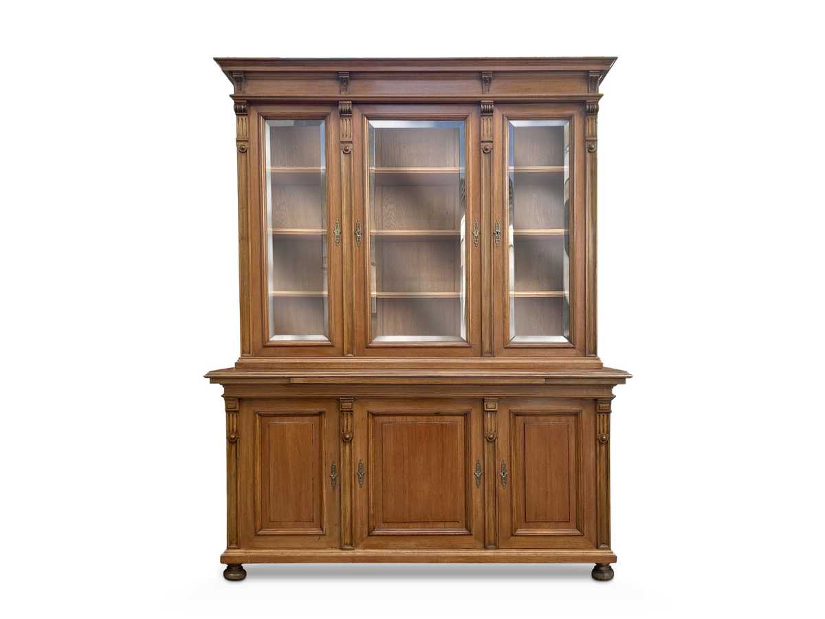 Buecherschrank antik