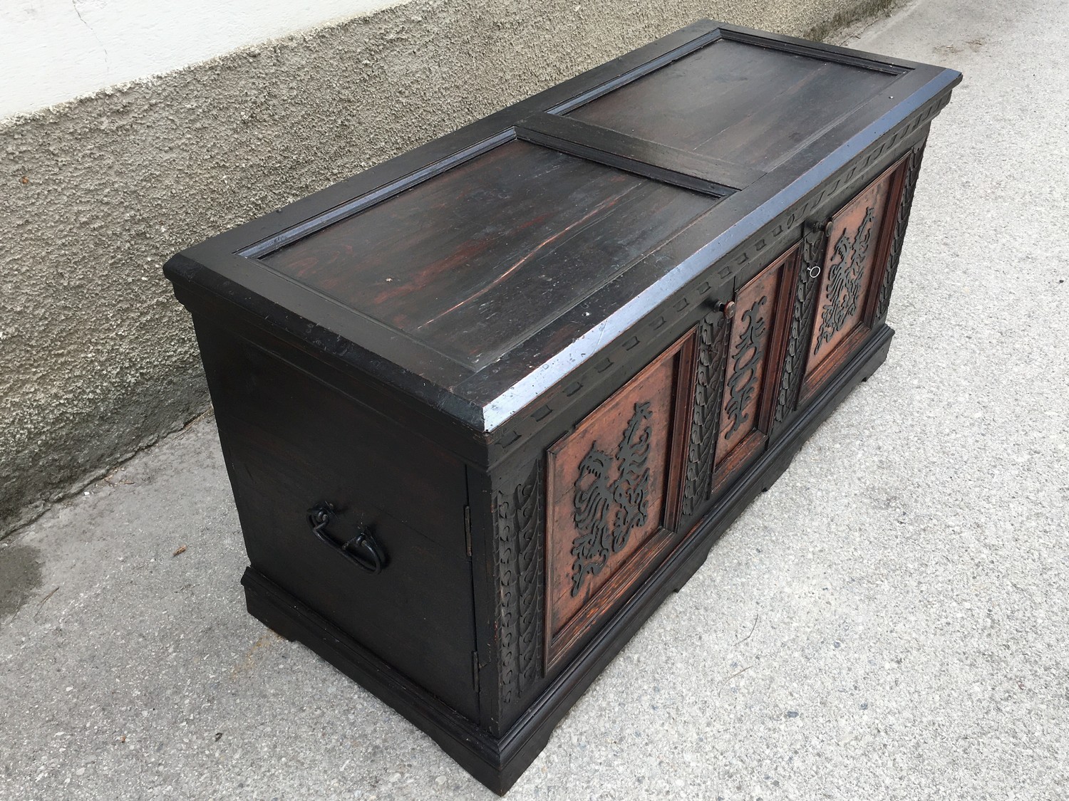 Herrschaftliche Truhe Kommode antik Zirbe massiv ca. 1700 - 1750 restauriert