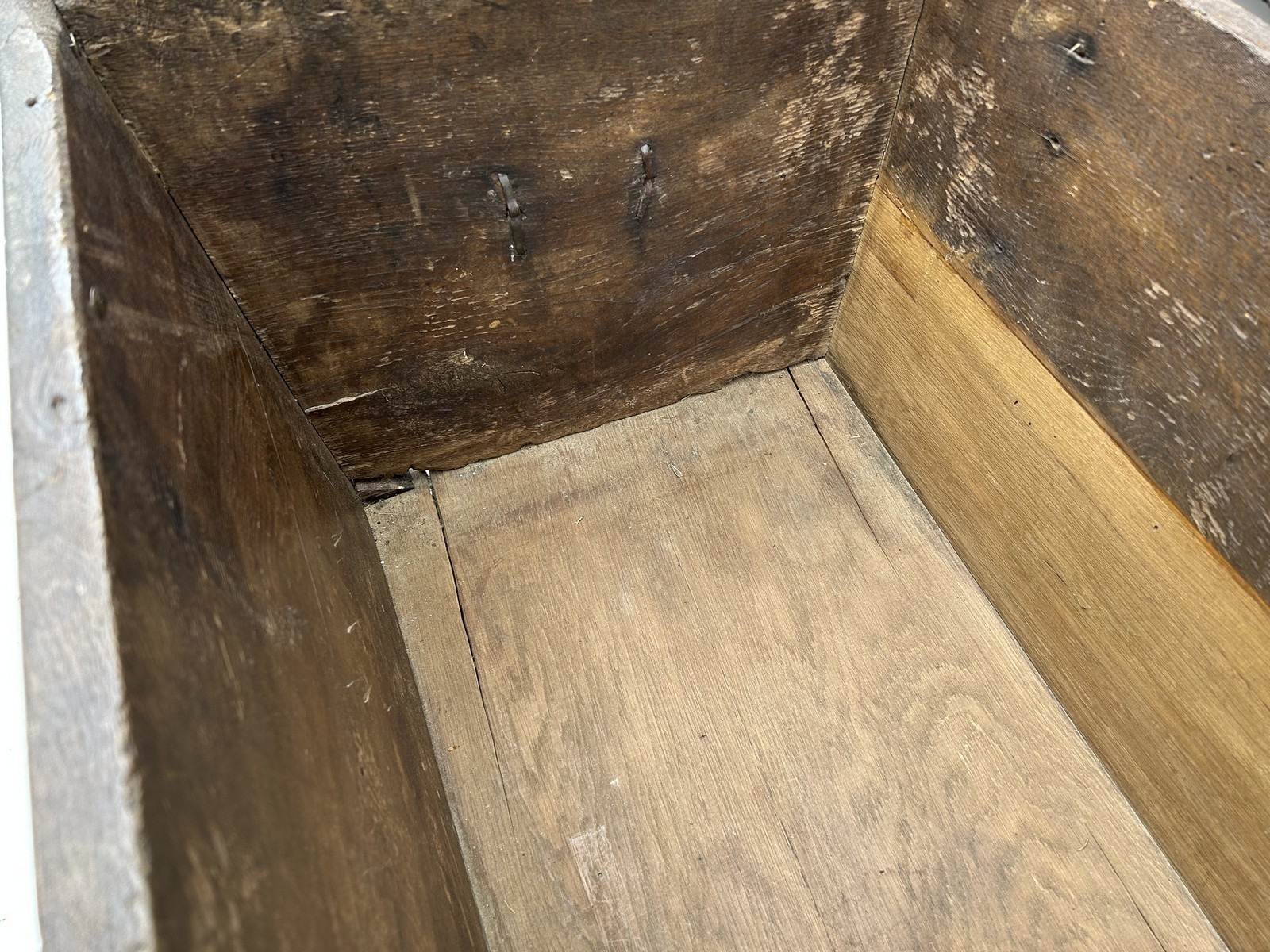 Antike Truhe Eiche massiv 18. Jhdt Eisenbeschläge