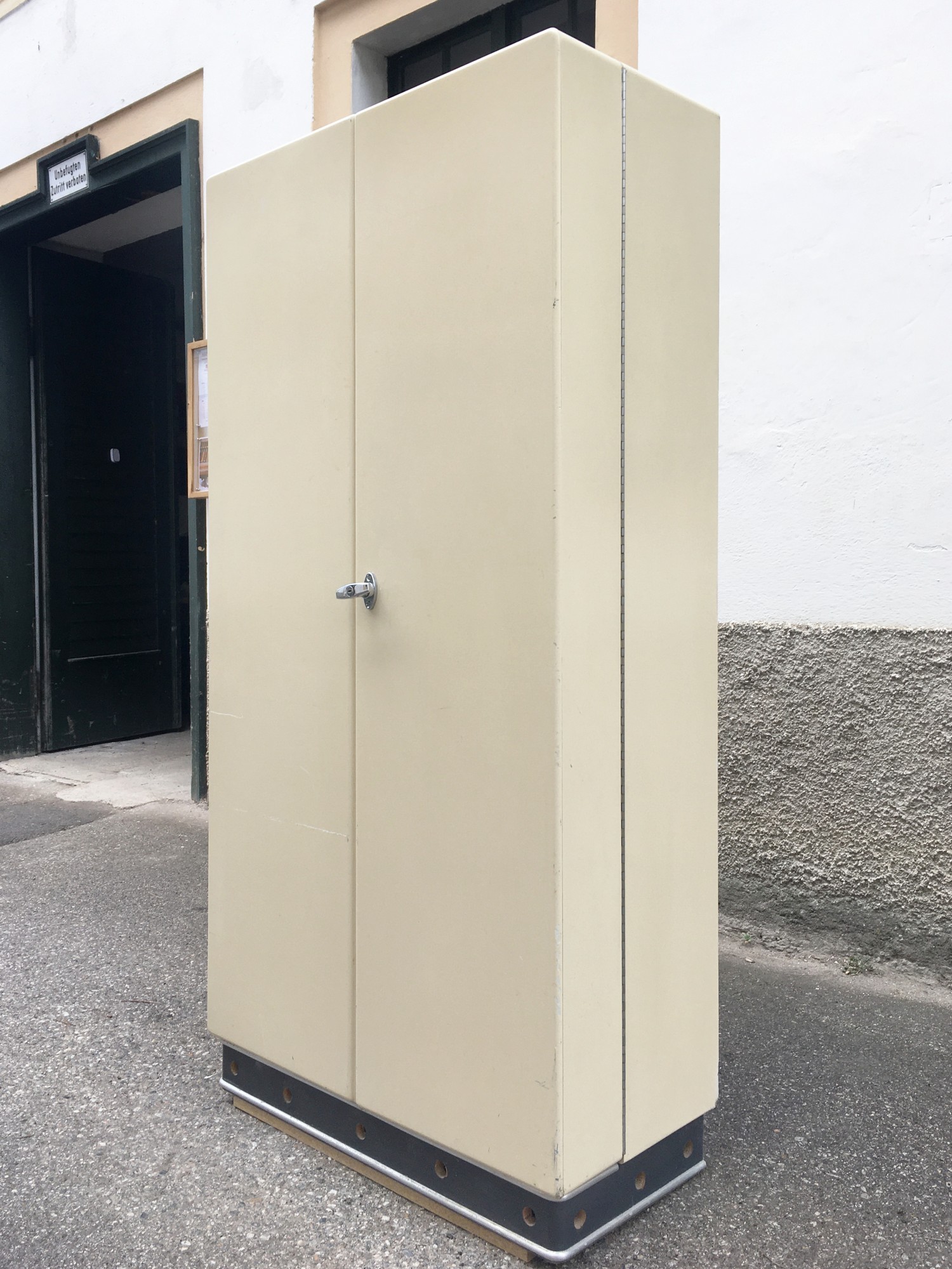 Apothekerschrank Original Arztschrank MidCentury Apothekerschrank Original Arztschrank MidCentury Vintage Metallschrank Retro IndustrialdesignRetro aufklappbar