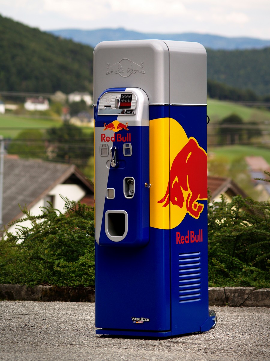Getränkeautomat Vending Getränkekühlschrank Retro Redbull neuwertig