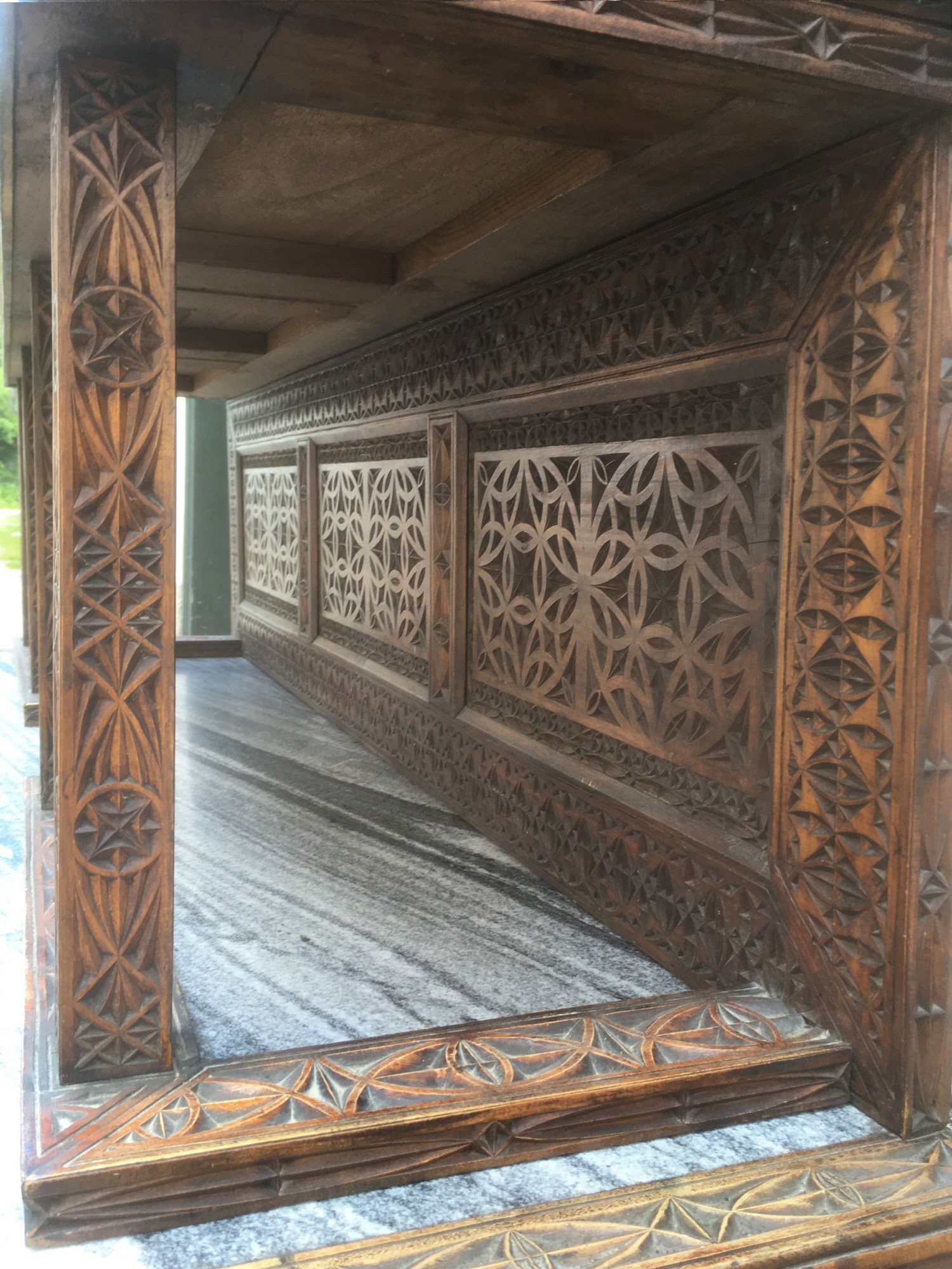 Holz Möbel beschnitzt antik Vintage Möbel