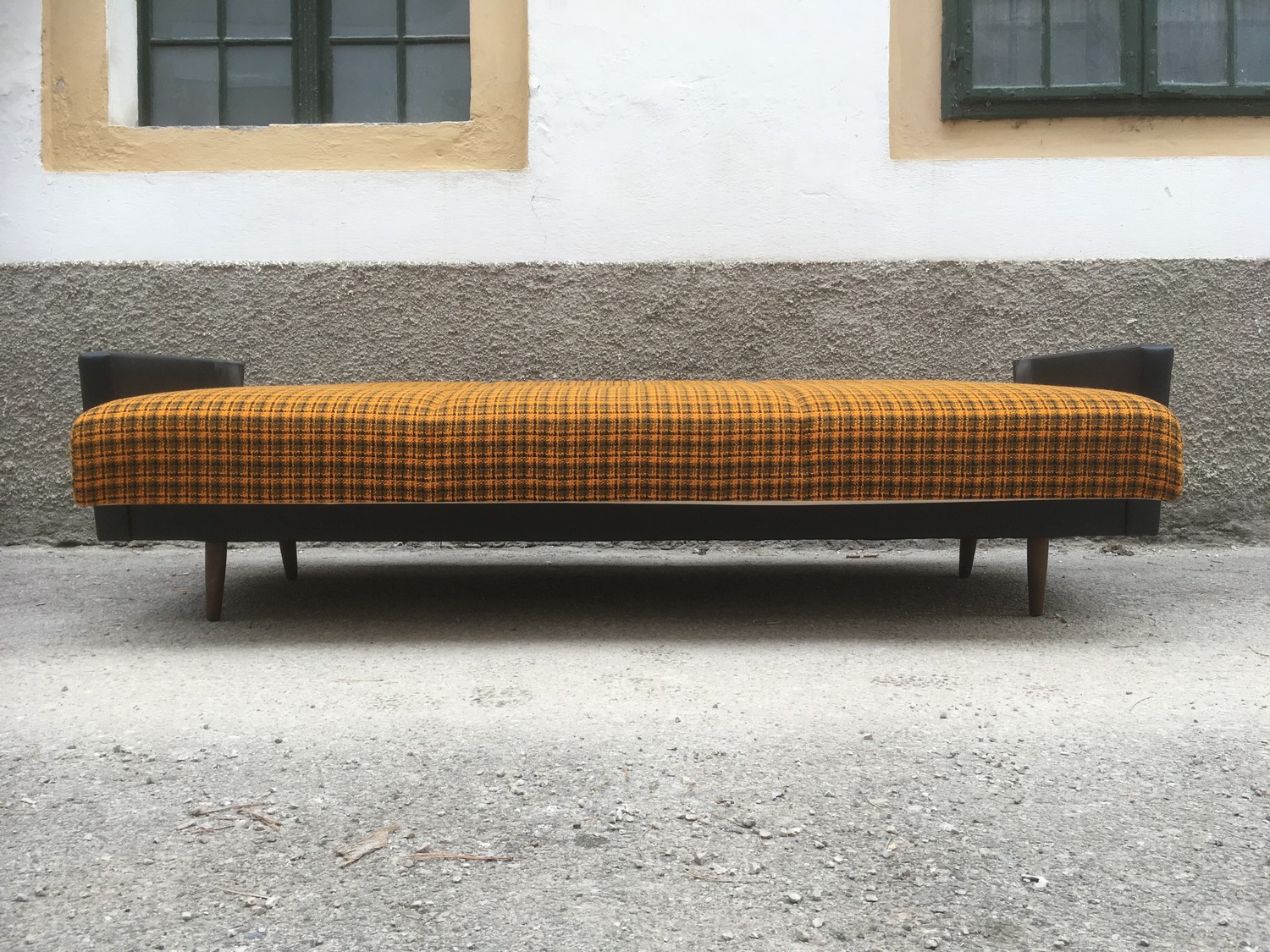 Sofa Retro Bett Schlafsofa Design Lounge Möbel gebraucht senfgelb Bettbank Stauraum 60er 70er-Jahre