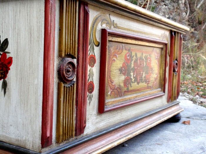 Truhe Bauernmalerei