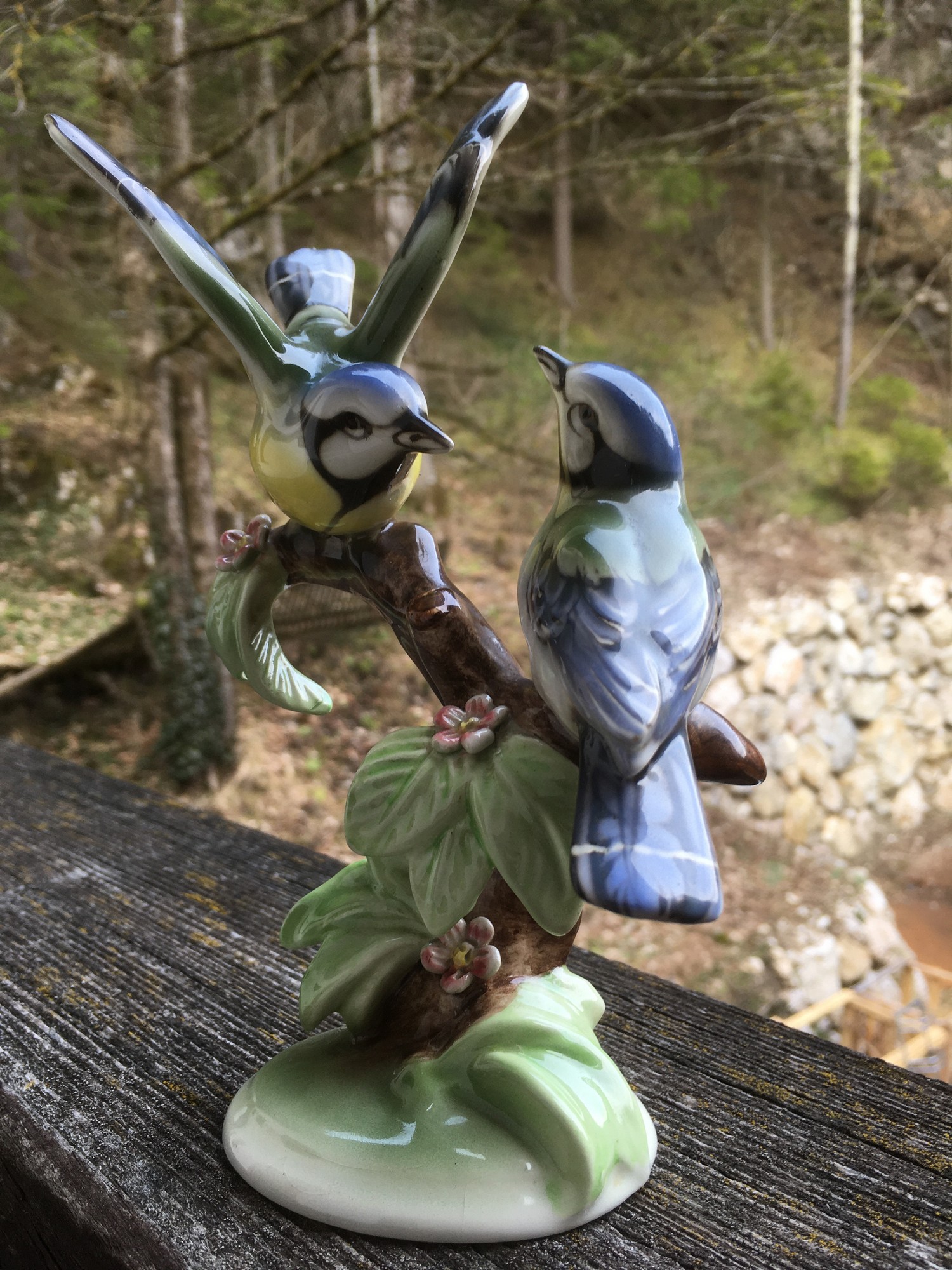 Keramos Wien "Zwei Blaumeisen auf einem Ast" Keramik Vögel