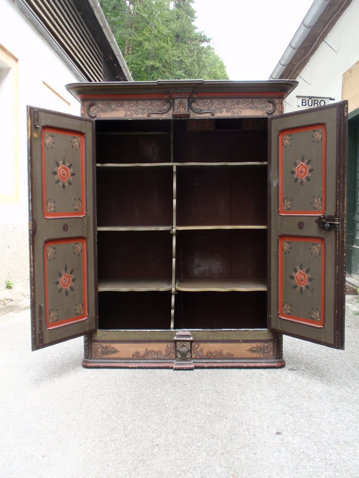 Bauernschrank handbemalt