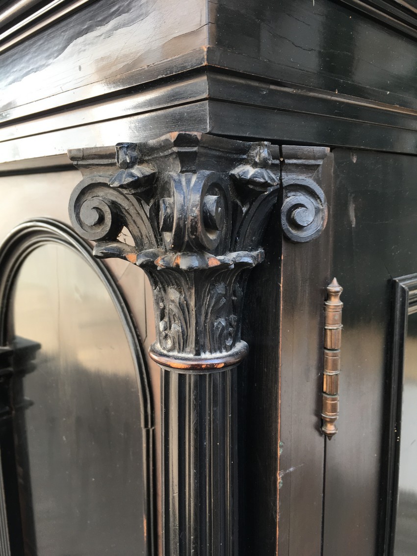 Schrank antik Gründerzeit Akanthusblätter Bücherschrank Vollsäulen