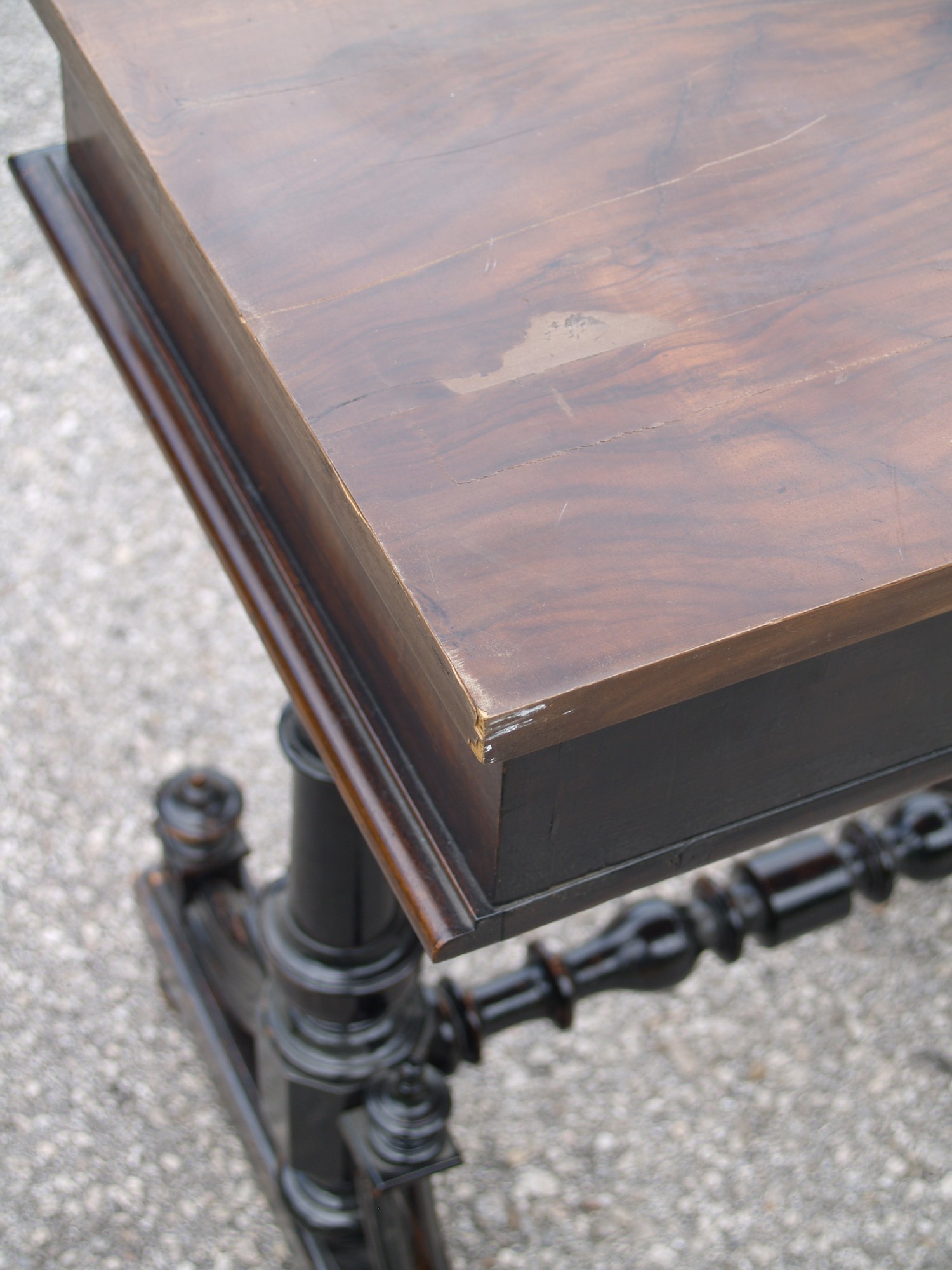 Antiker Tisch Vintage Beistelltisch Gründerzeit Nähtisch Vollholz furniert shop kaufen preis