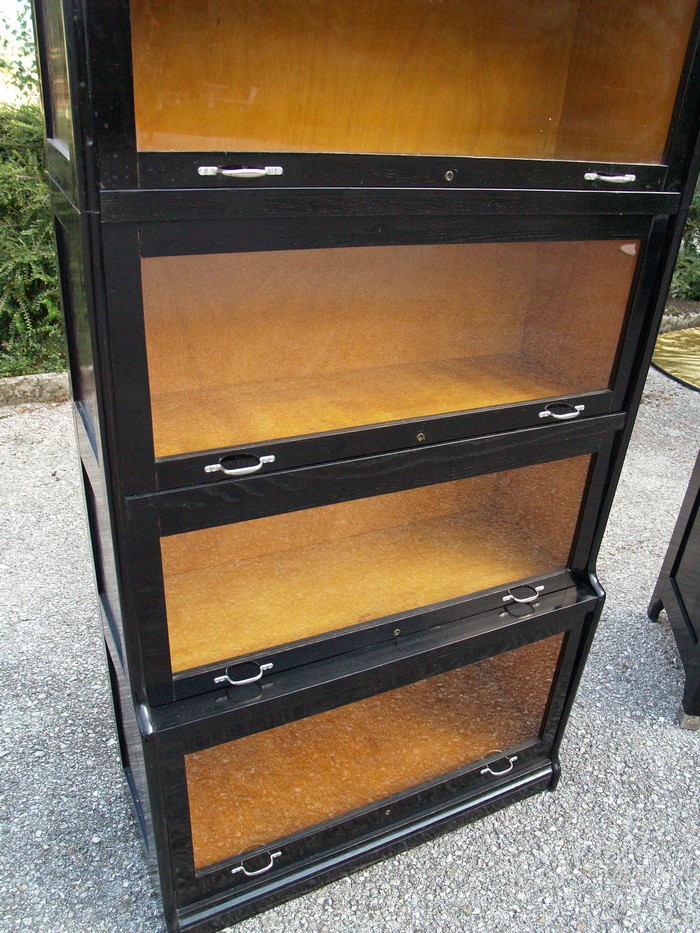 Vitrine Jugendstil schwarz