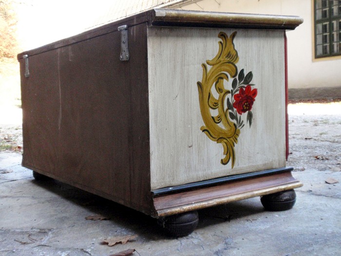 Bauerntruhe bemalt
