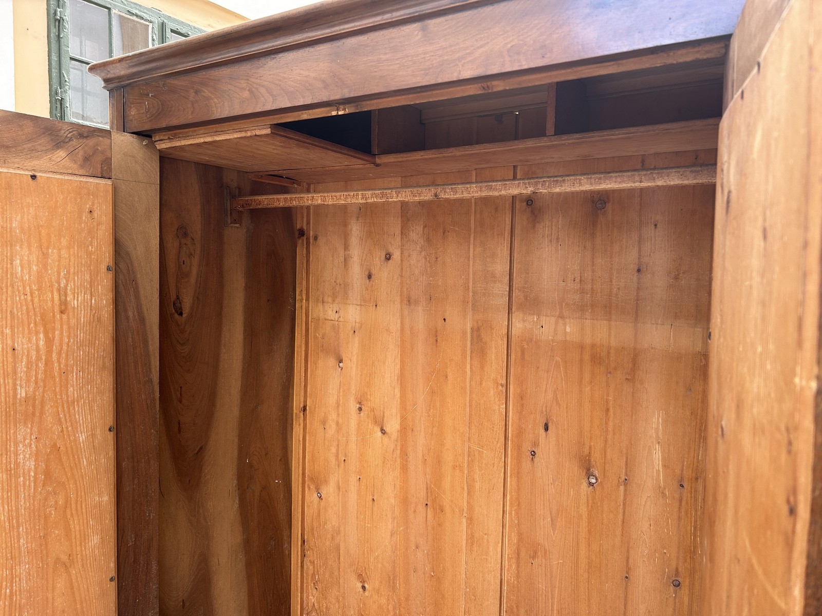 Kleiderschrank massiv antik holz