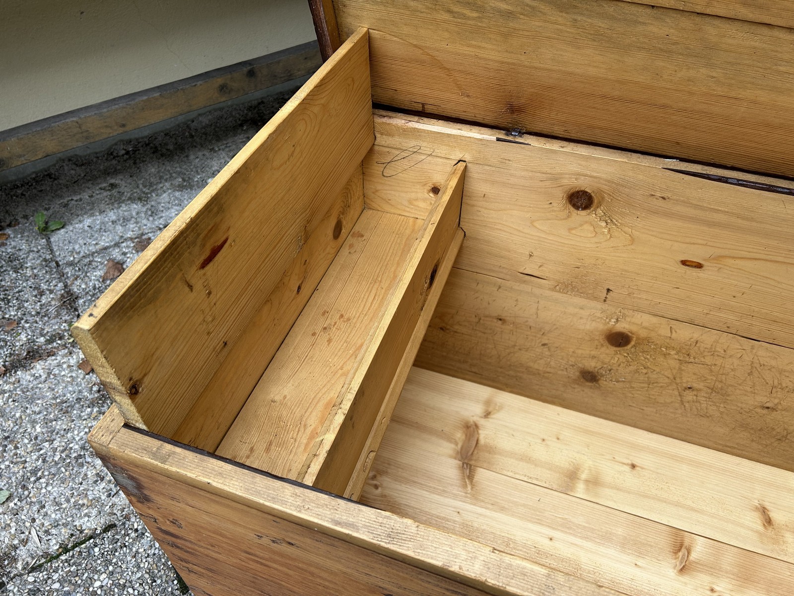 Truhe Weichholz antik Landhausstil Bauerntruhe ca. 1870 Truhe Weichholz antik Landhausstil Bauerntruhe ca. 1870