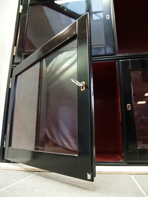 Jugendstil Bücherschrank schwarz