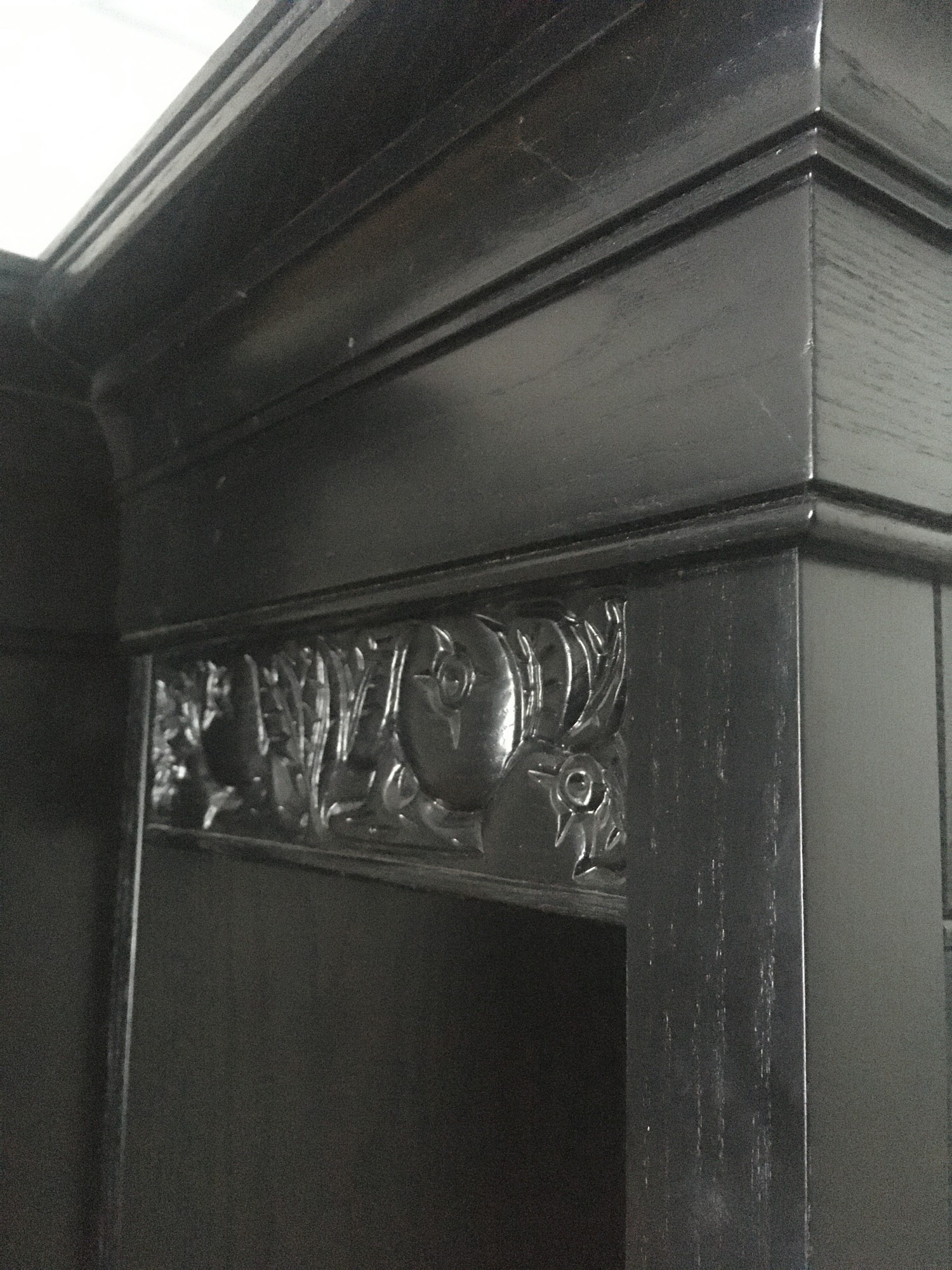 Schrank Jugendstil Buffet dreiteilig Anrichte schwarz Bleiverglasung Selva