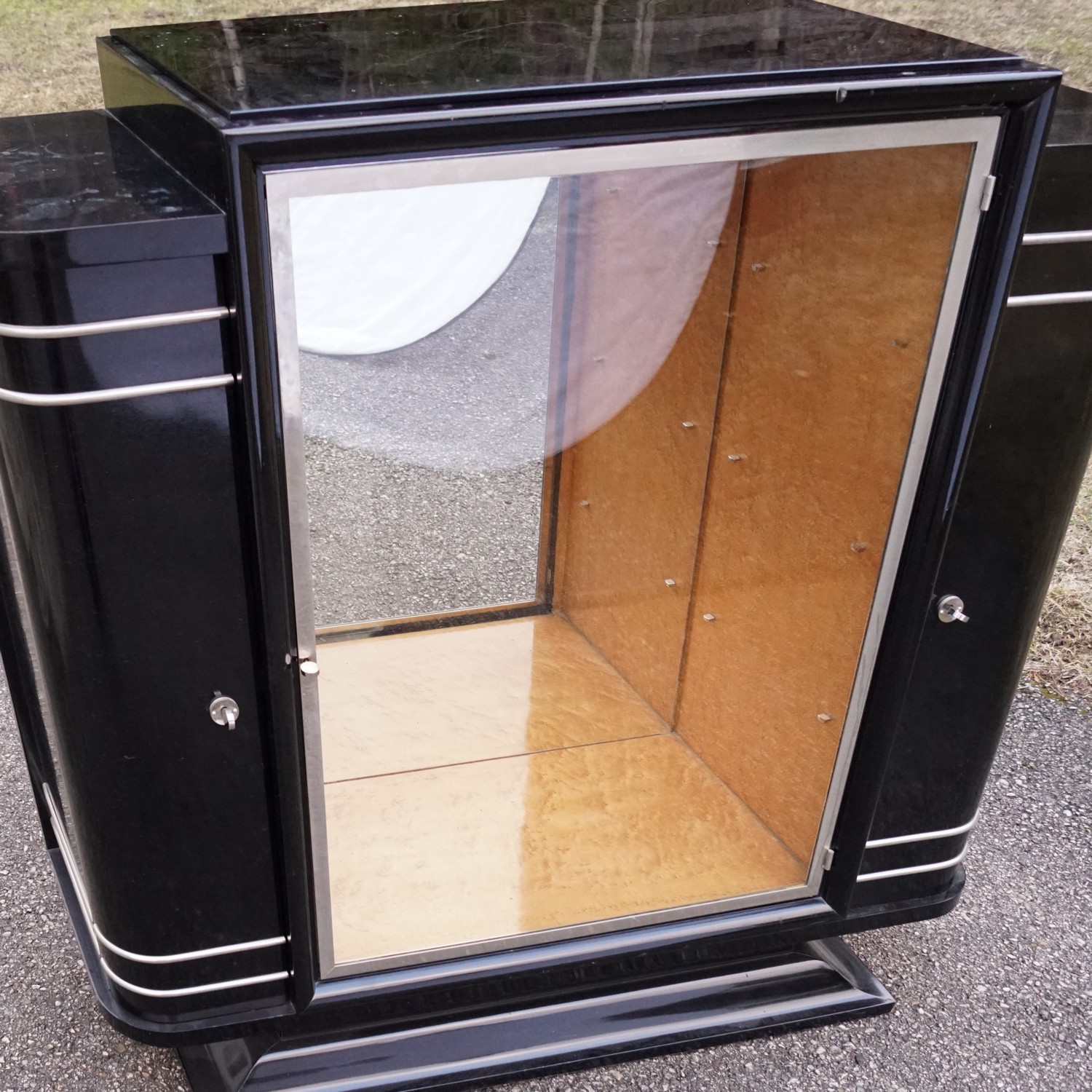 Antiker Schrank ARTDECO schwarz Chromliner Vitrine noir Möbel Original 30er-Jahre Vitrine Wurzelholz Verspiegelt Chromleisten Scheinen silber