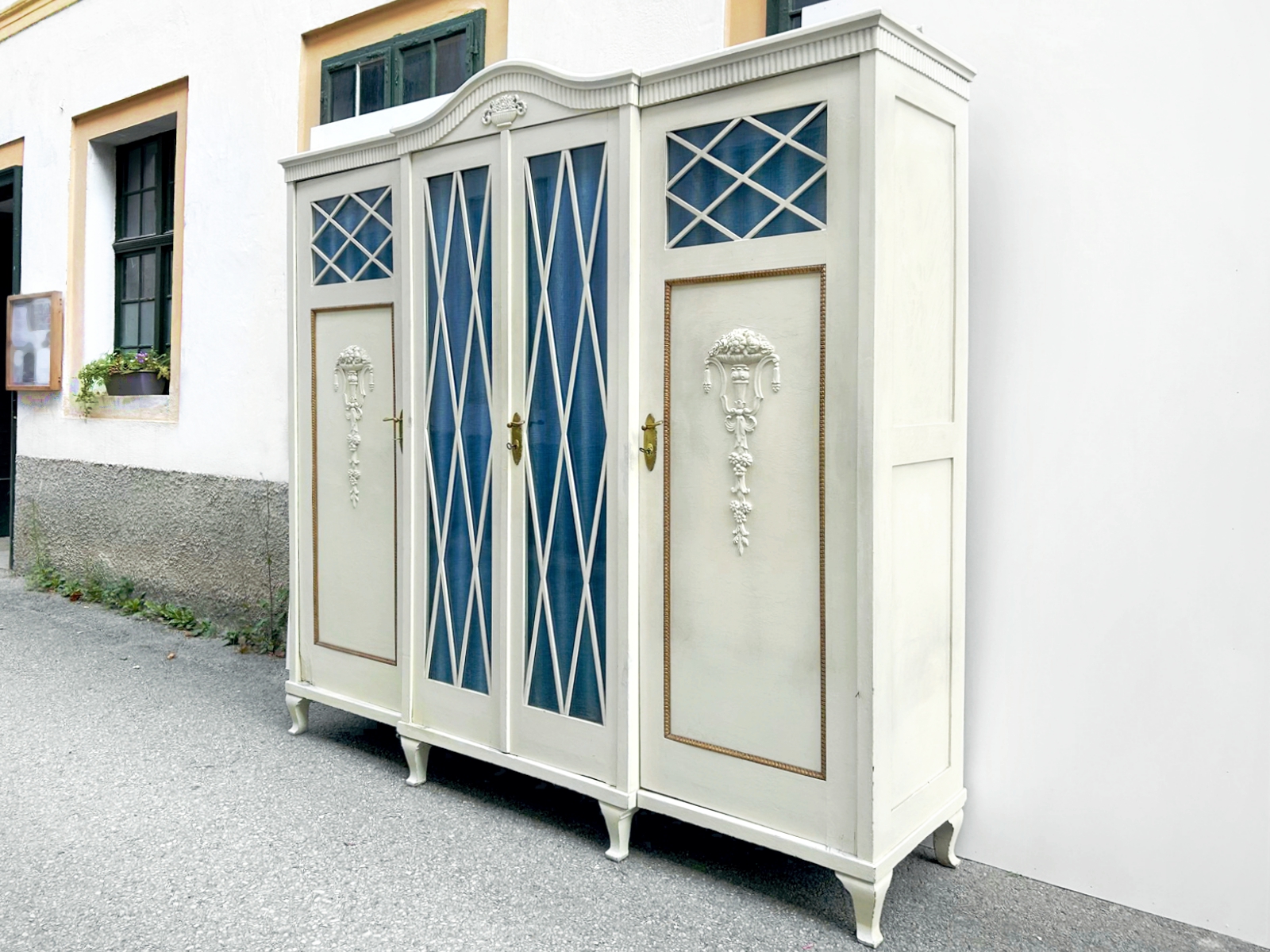 Shabby Chic Omas Kleiderschrank antik