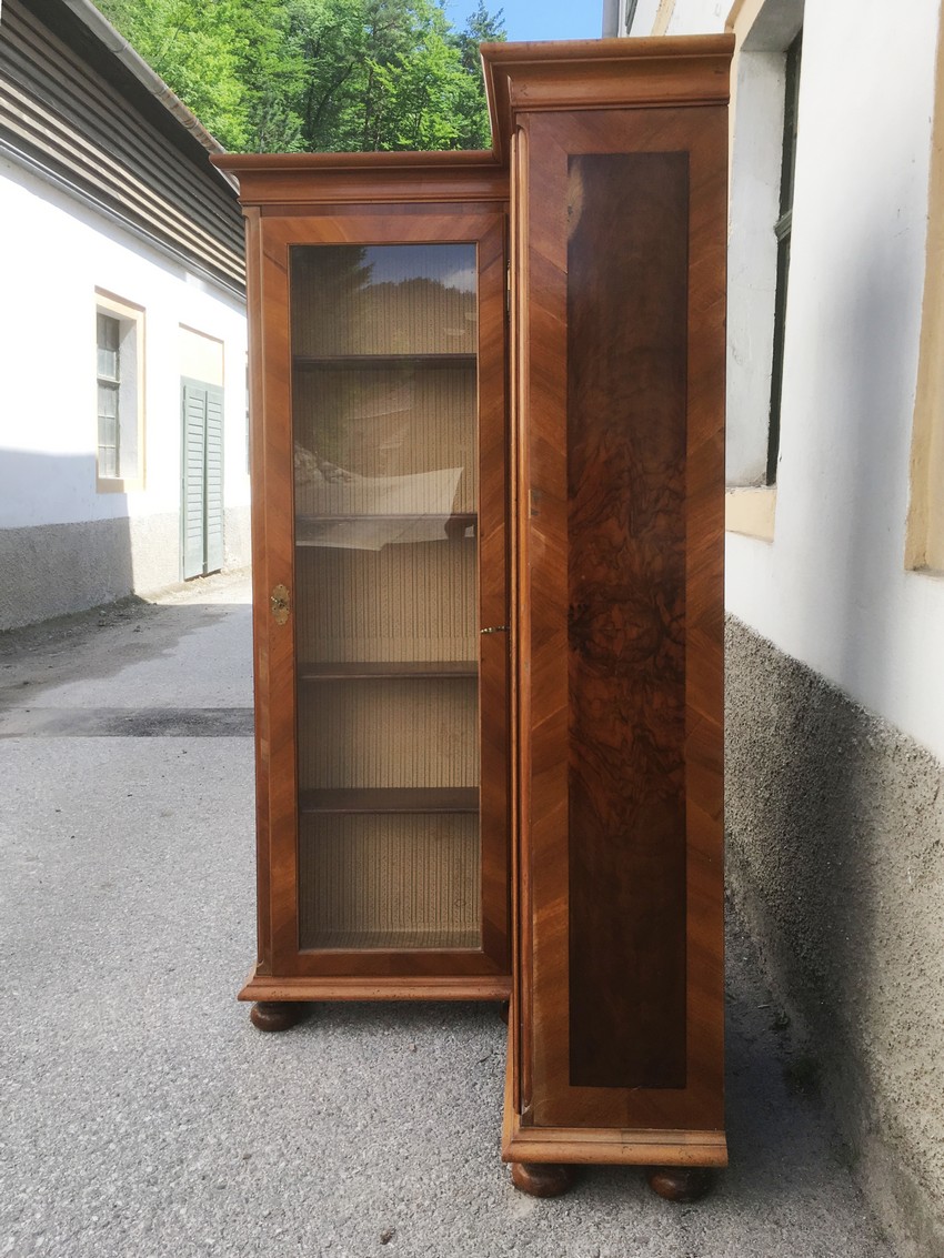 Buecherschrank Vitrine antik Nuss Vollholz Bibliothek Apothekerschrank