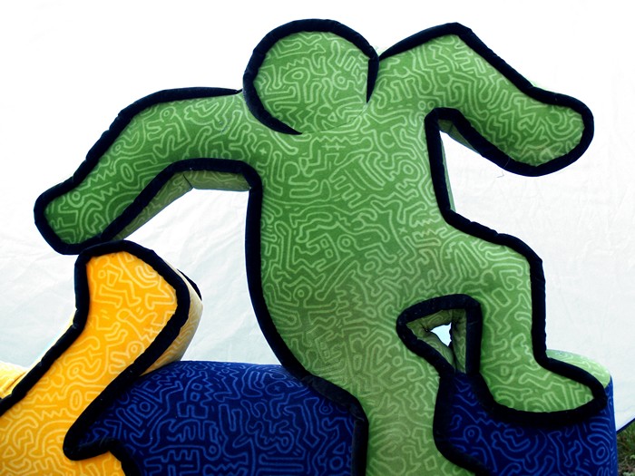 Bretz Bett Keith Haring