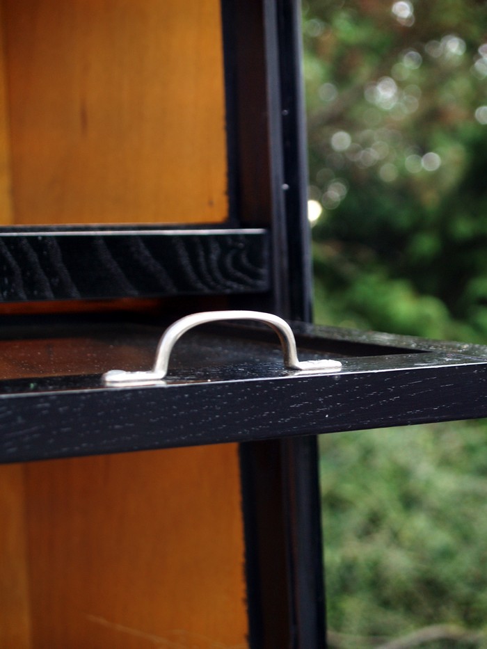 Vitrine Jugendstil schwarz