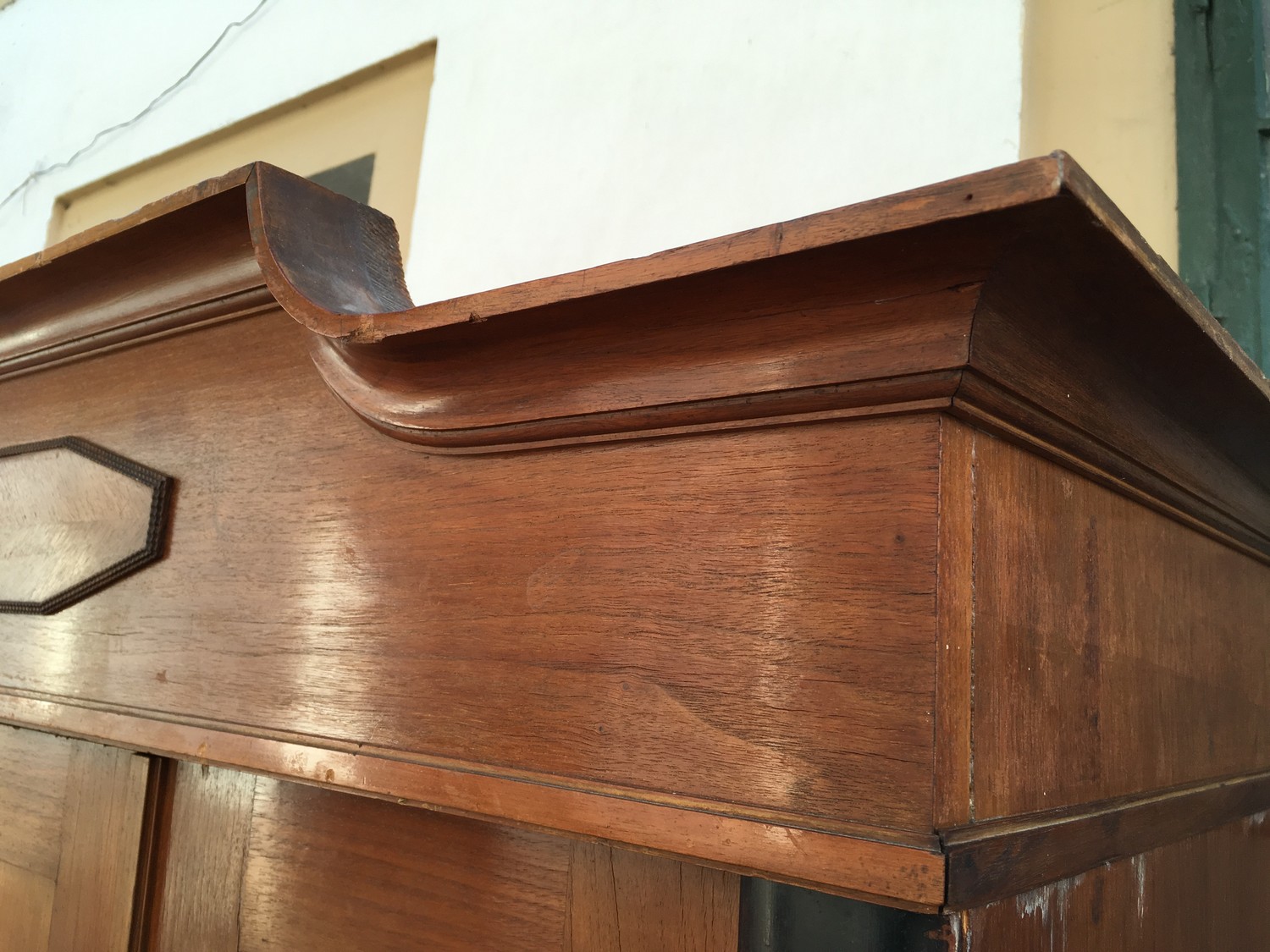 Dielenschrank Jugendstil Glasfelder Kleiderhaken Garderobe