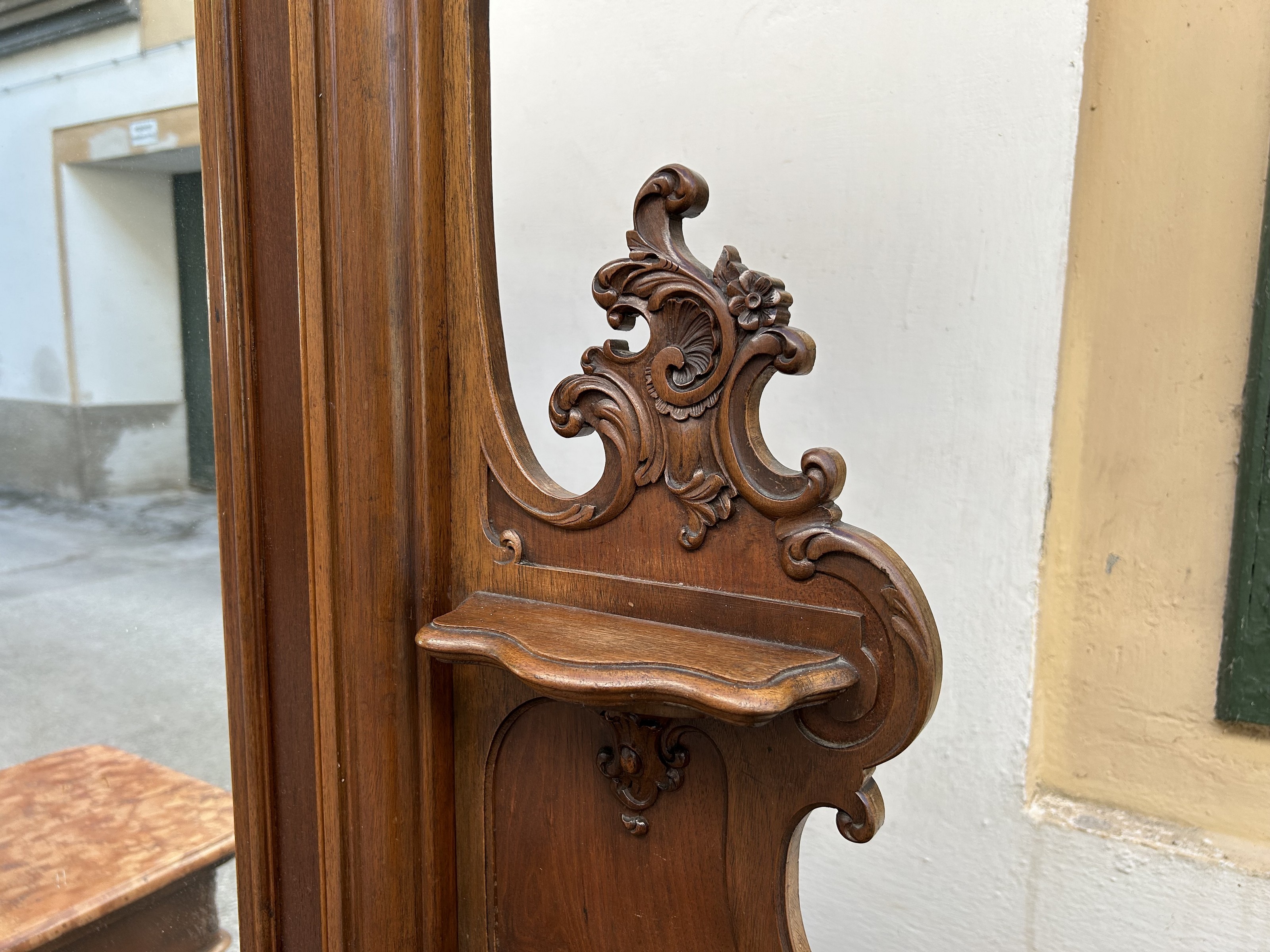 Garderobeschrank antik Wiener Pfeifenbarock 1870 Möbel mit großem Spiegel und Marmorplatte