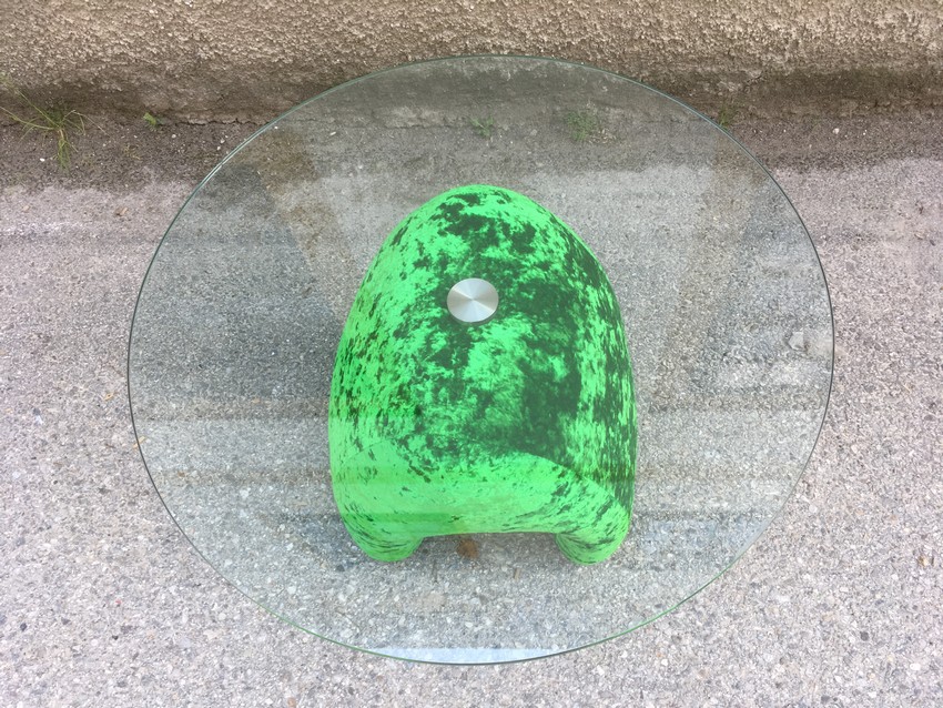 BRETZ Cultsofa Couchtisch Mumba schillernd grün