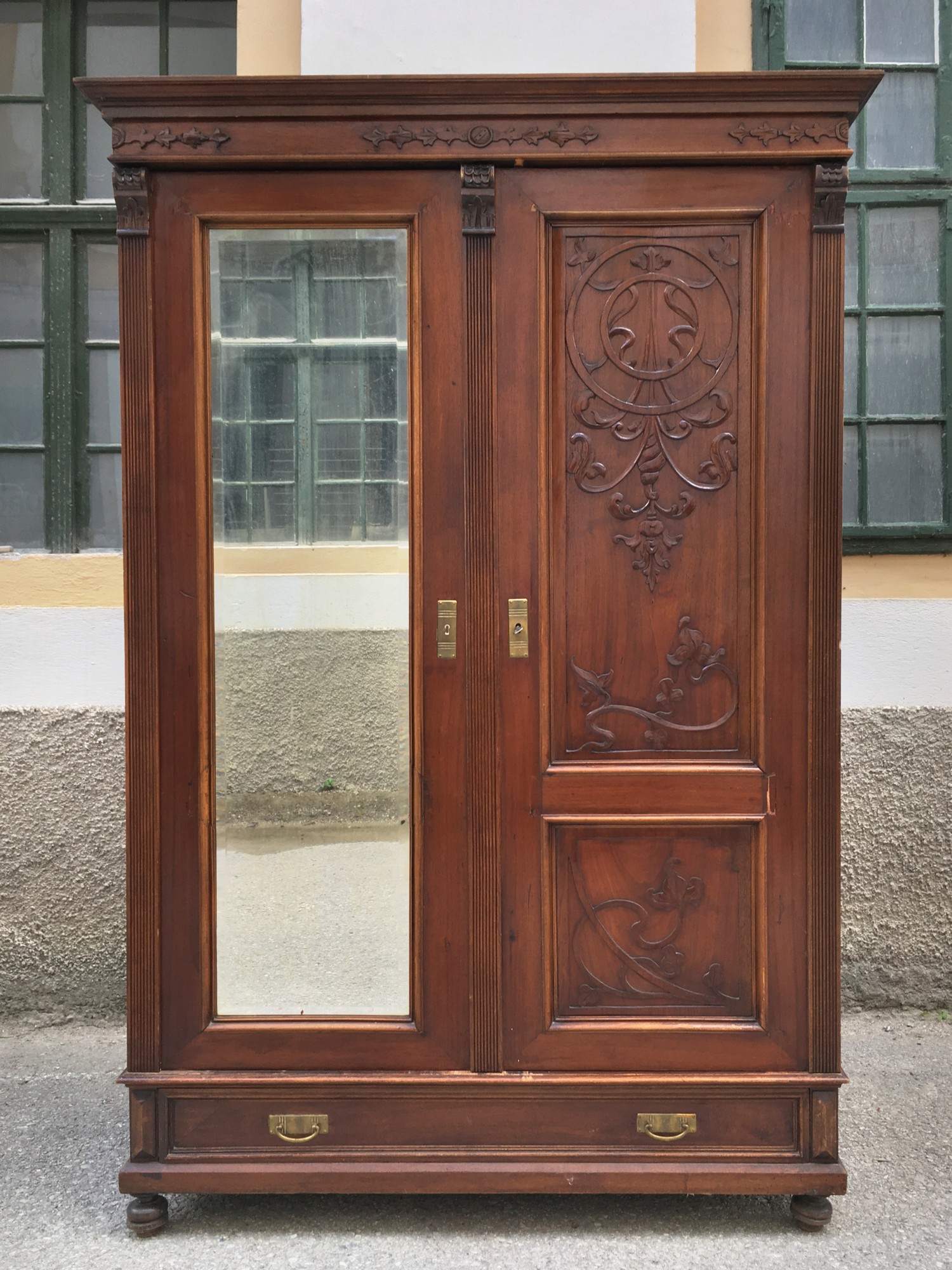 Kleiderschrank Spiegelschrank Schrank Kasten antik Jugendstil Garderobenschrank