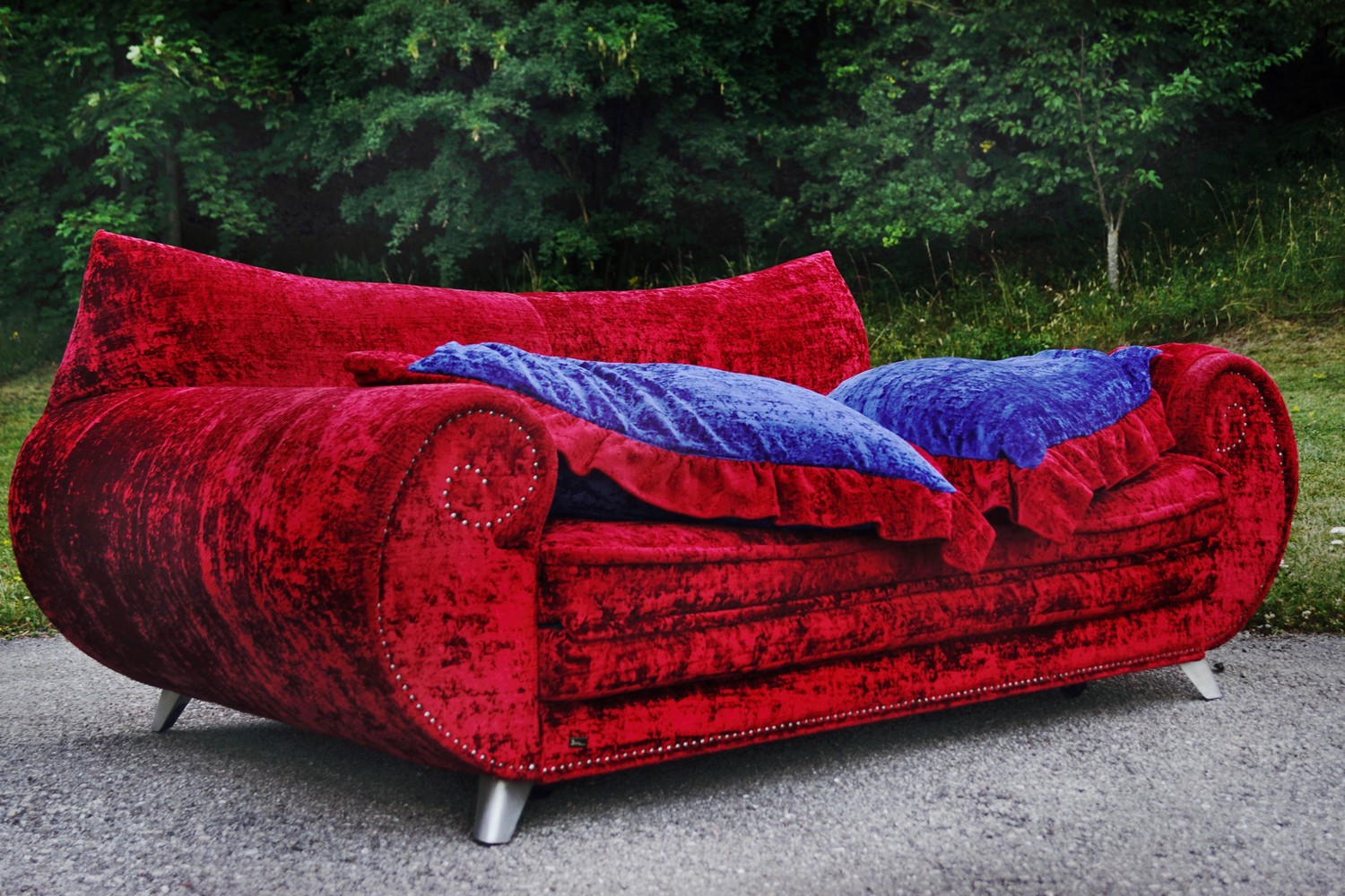 Bretz Kissen Rüschen blau rot Glamoursamt groß rechteckig