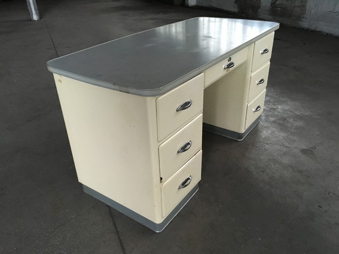 MetallSchreibtisch Arztmöbel Vintage