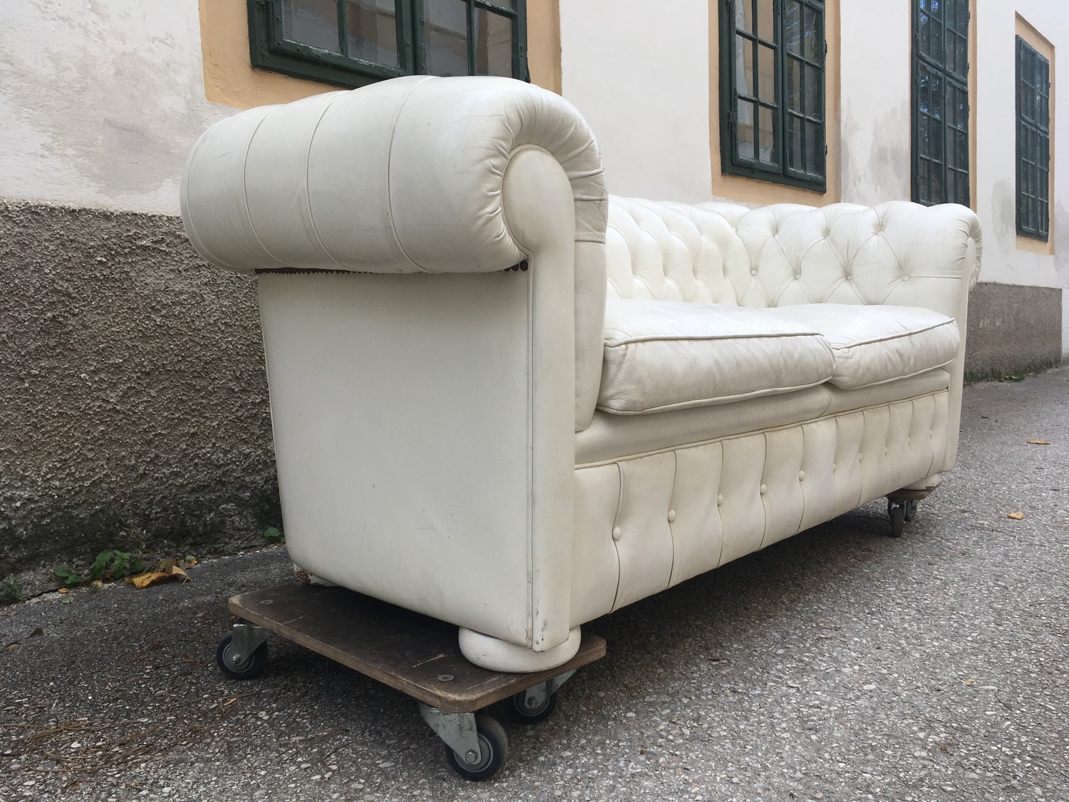 Sofa Couch Chesterfield Leder creme weiß Clubsofa Dreisitzer