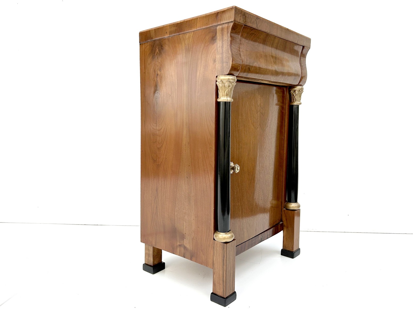 Kleine Biedermeier Kommode Nachtschrank Nuss antik restauriert