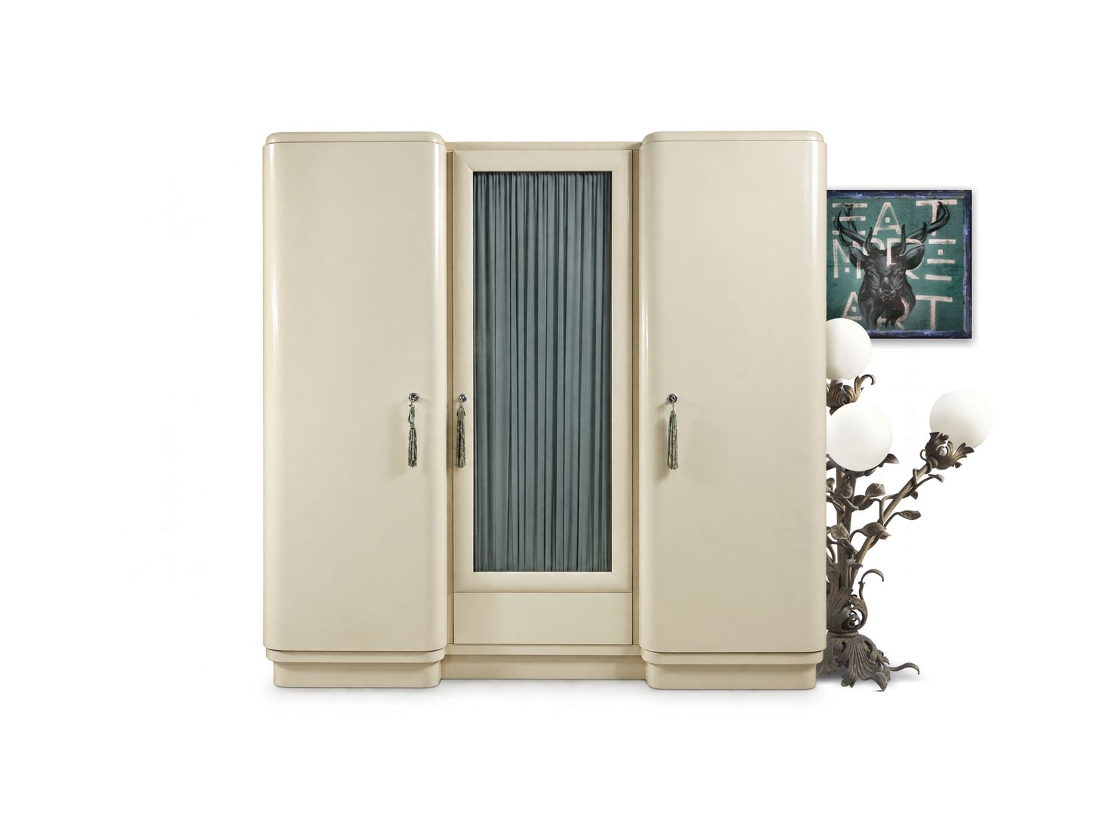 Antiker Kleiderschrank Art Deco cremeweiß Vollholz Gesamtansicht Front