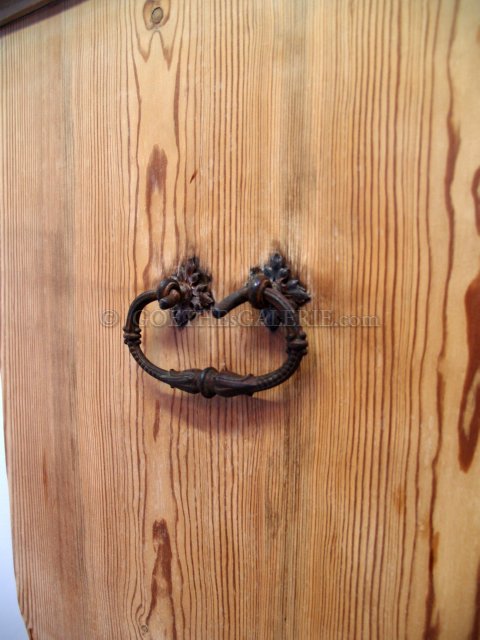 Vollholz Truhenschrank