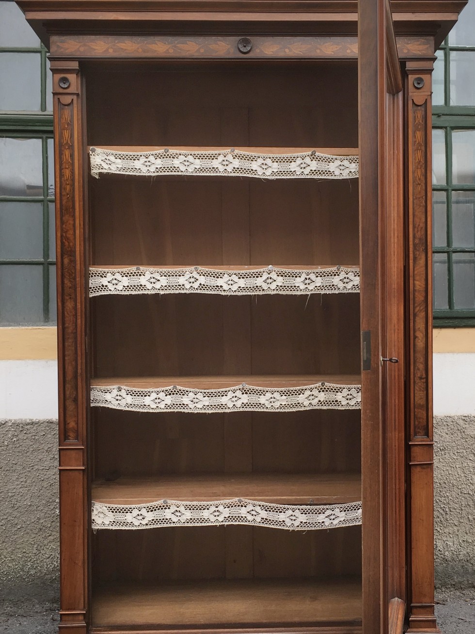 Kleiderschrank antik Spiegel Garderobe Intarsien