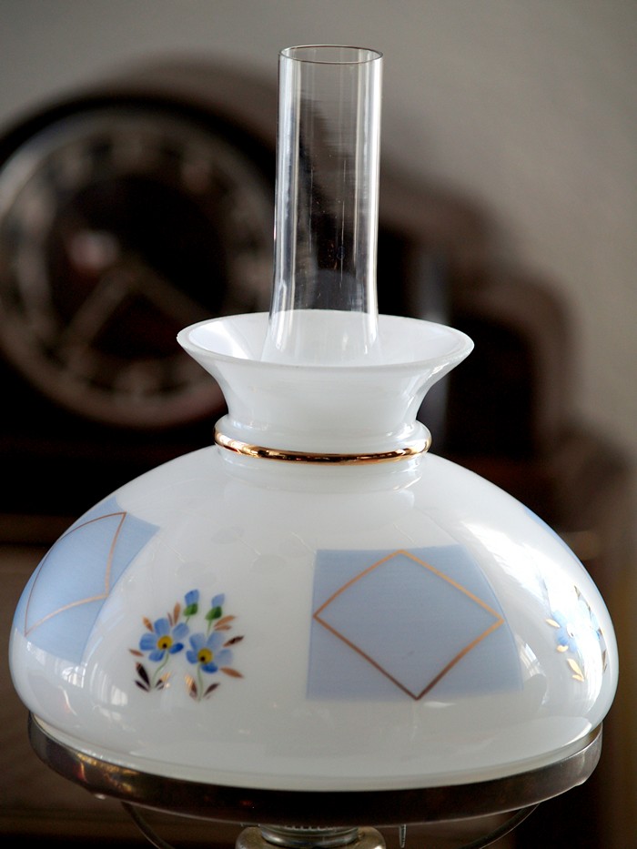 Petroleumlampe antik Glas Eisen Tischlampe Vintage