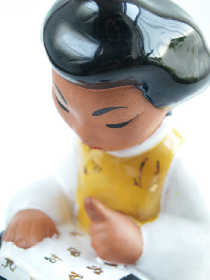 Chinese Figur lesend Austria Charli Bauer Gmundner Keramik alt "Mädchen"