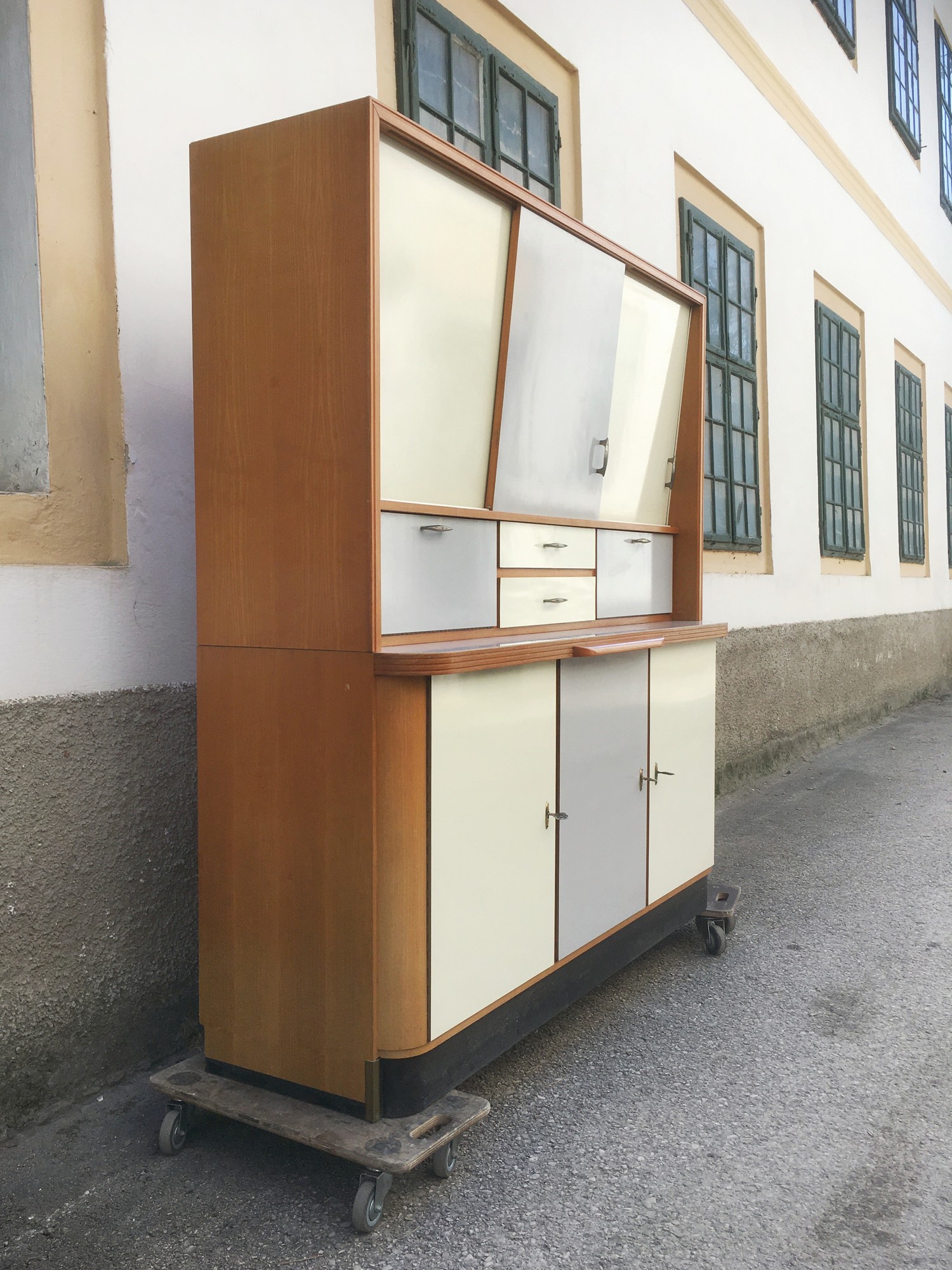 Küchenschrank creme 50er- 60er-Jahre Schrank Vintage Pastell Omas Küchenbuffet Kredenz Schütten Retro