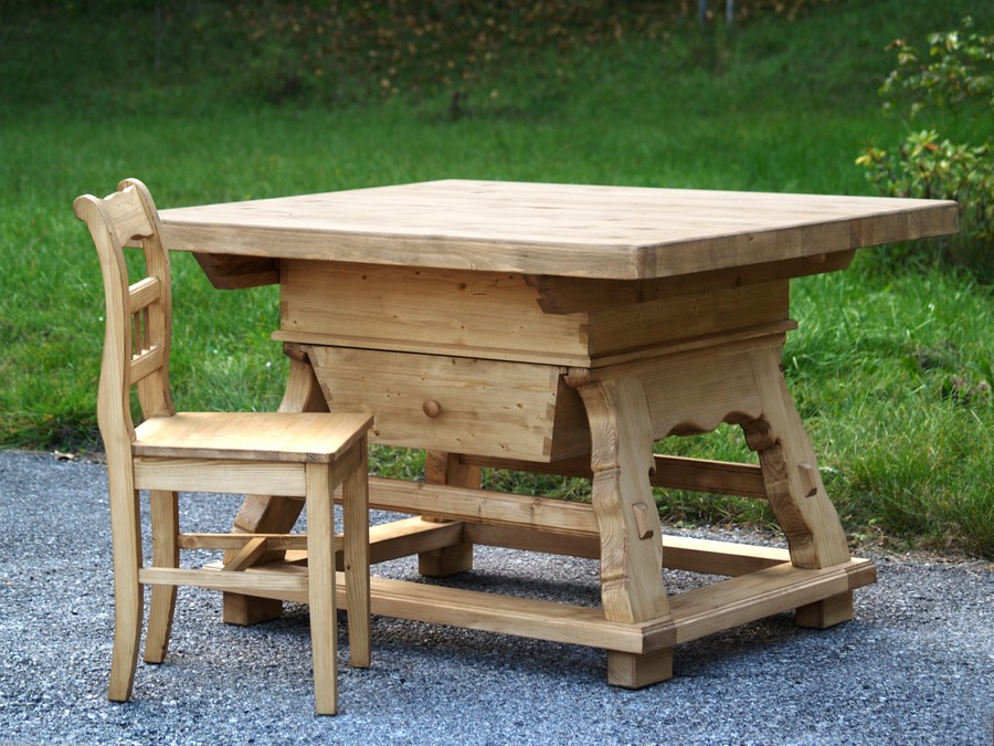 Bauernmöbel Tisch