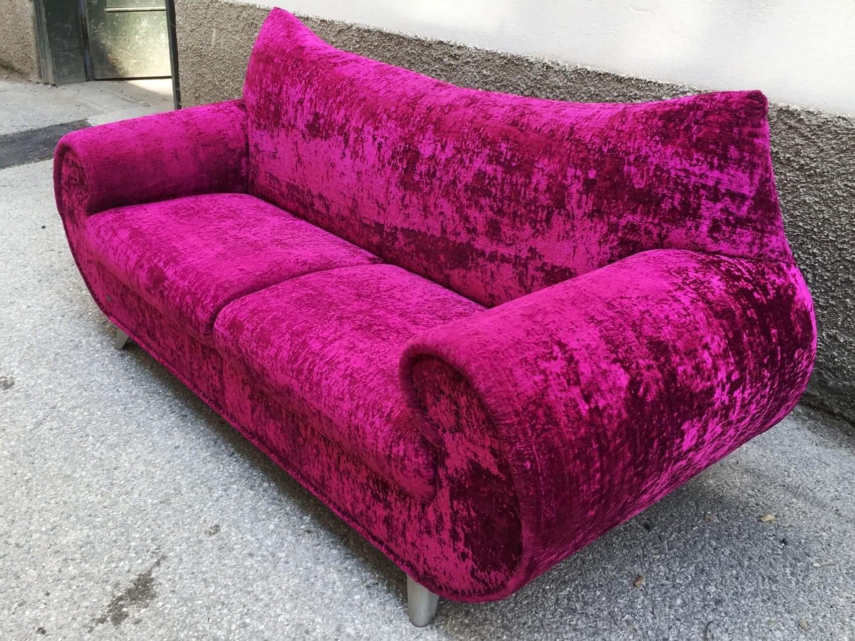 Bretz Sofa Gaudi lila Glamoursamt