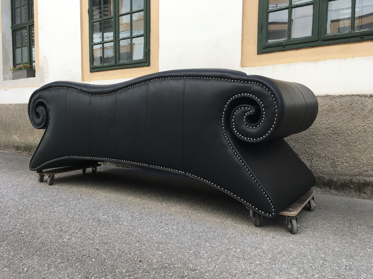 Design Sofa Original noir Bretz gebraucht neuwertig Film Requisite Nachhaltig Möbel kaufen